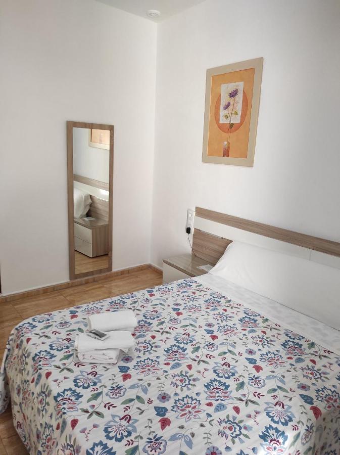 Hostal Fantoni Cadiz Exterior photo