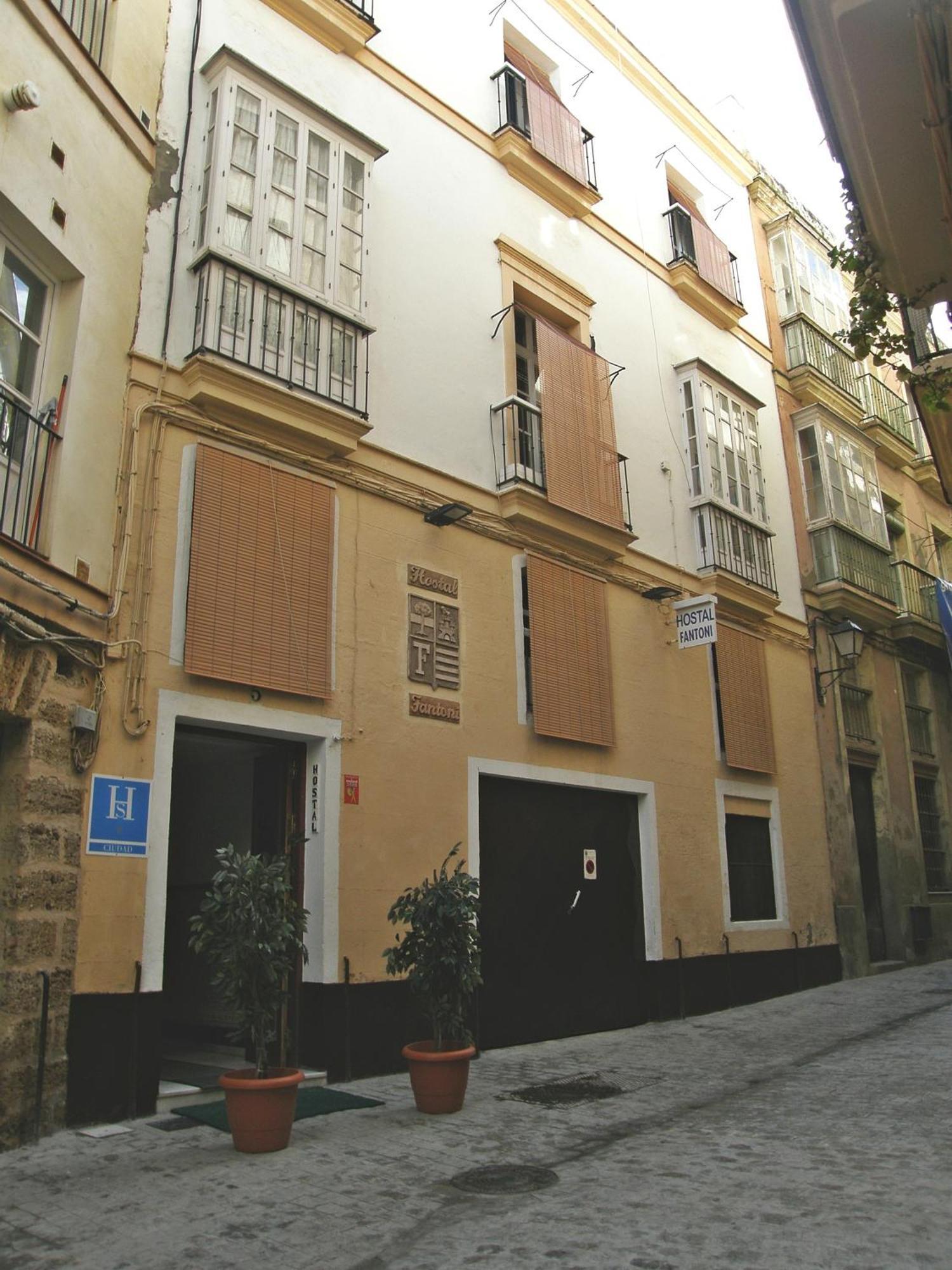 Hostal Fantoni Cadiz Exterior photo