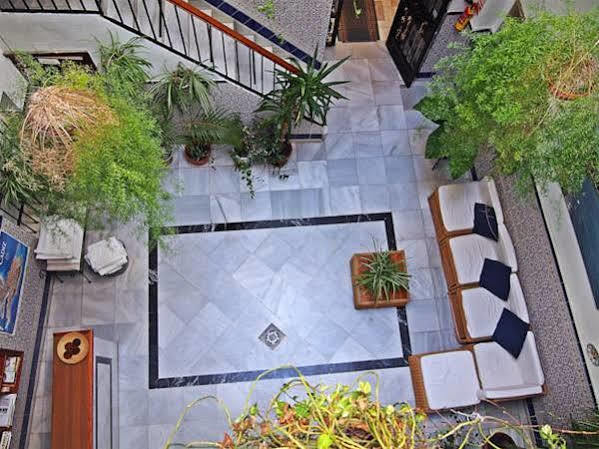 Hostal Fantoni Cadiz Exterior photo