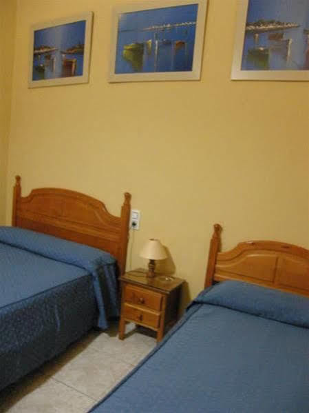 Hostal Fantoni Cadiz Exterior photo