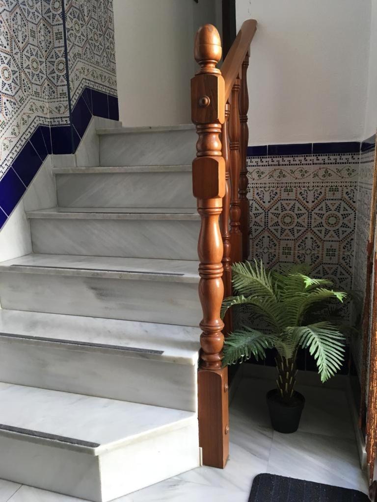 Hostal Fantoni Cadiz Exterior photo